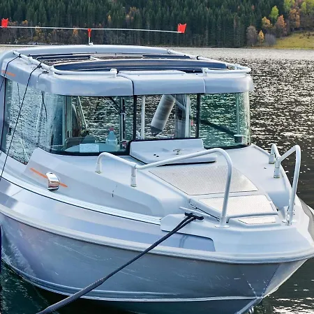3 Person In B Fjorden *